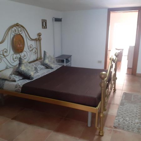 Sicilia Bedda Apartment ปาแลร์โม ภายนอก รูปภาพ